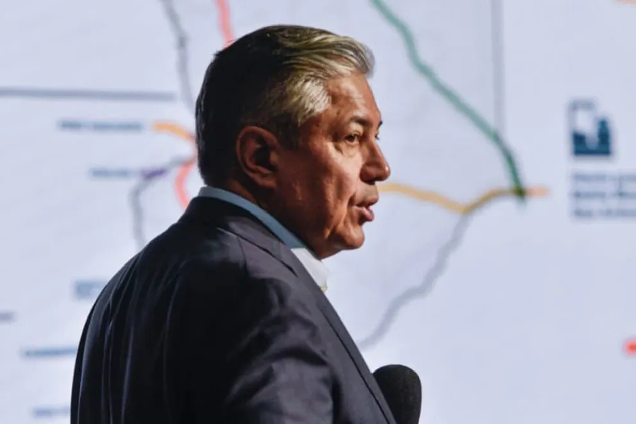 Rolando Figueroa relanza su marca de gestión con aires de campaña.
