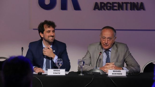 la cgt aparecio de sorpresa en la uia y avanza el pacto social de fernandez