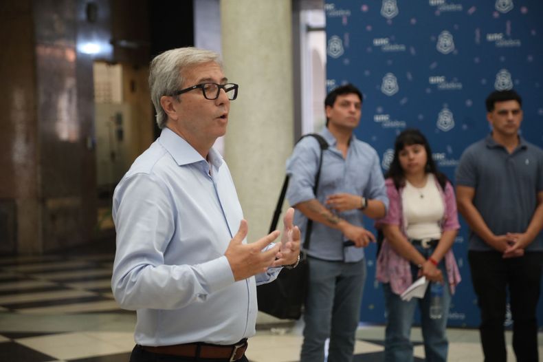 Jhon Boretto, rector de la Universidad Nacional de Córdoba, durante el anuncio de la nueva residencia universitaria