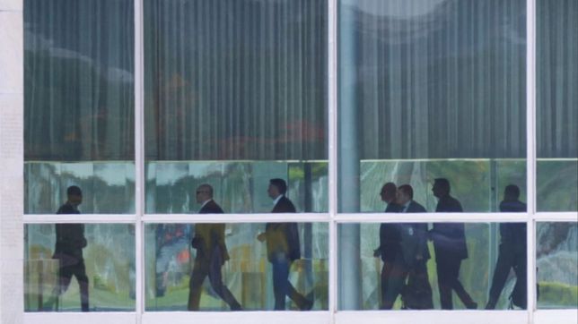 con bolsonaro muteado, su gobierno prepara la transicion en brasil