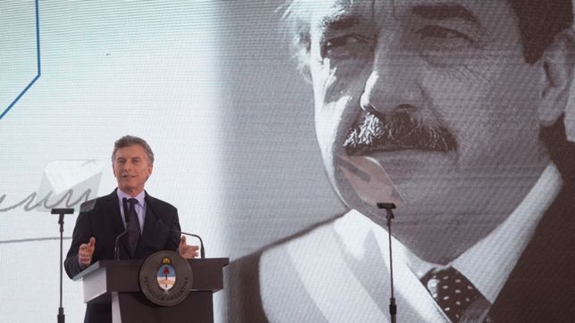 macri le hizo un mimo a la ucr en el peor momento de la alianza