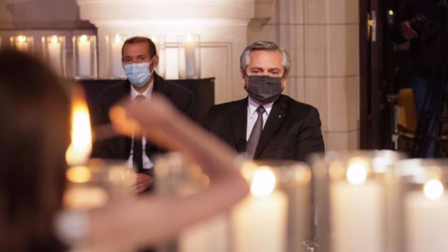 fernandez homenajeo a los muertos por coronavirus y llamo a la unidad