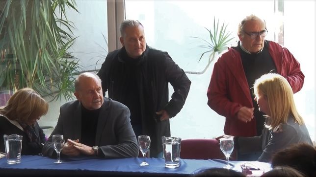 Perotti, Lewandowski y el presidente del PJ, Ricardo Olivera, en la reunión posterior a la primera derrota electoral del año en las PASO.