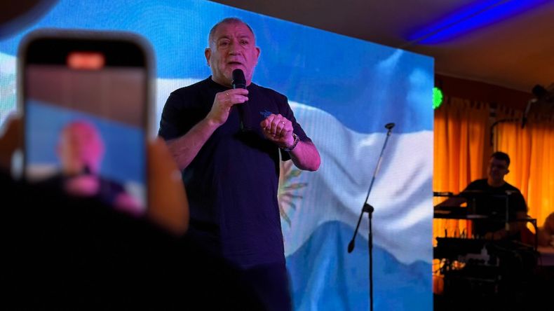 Luis Juez se sube a las fuerzas del cielo en Córdoba Luis Juez se sube a las fuerzas del cielo en Córdoba