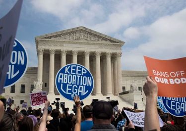 Trump lo hizo: Estados Unidos retrocede 50 años con el fallo contra el aborto