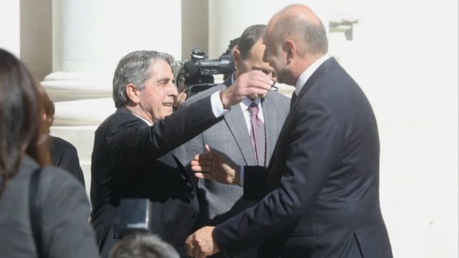 el abrazo esperado, la lapicera de pullaro y el aplausometro en baja