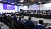 kicillof convoca y marcha por cfk: encabeza una columna con la bandera de su mdf