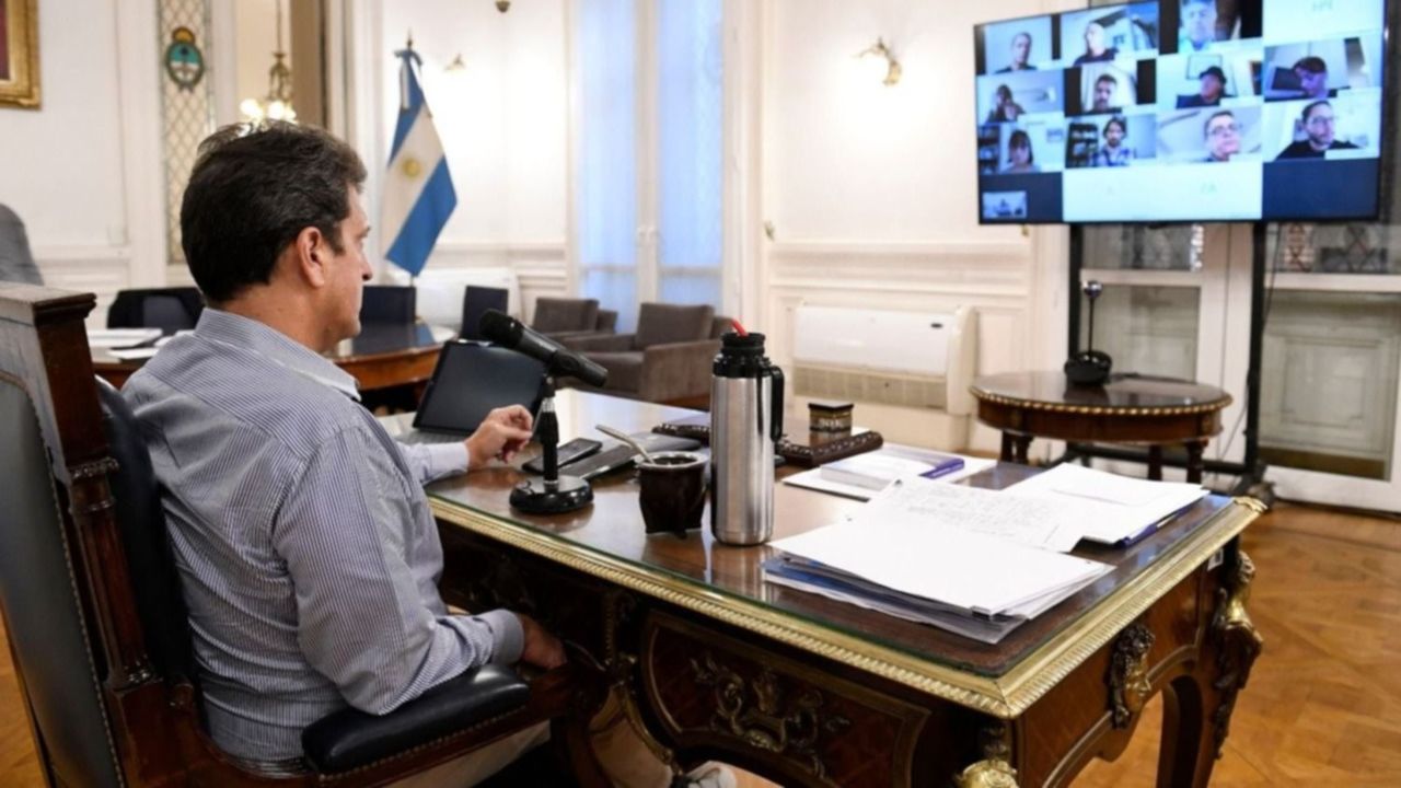 Massa define la agenda de la primera sesión en cuarentena