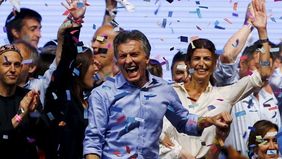 El pan para hoy del FMI, la viuda negra de Macri