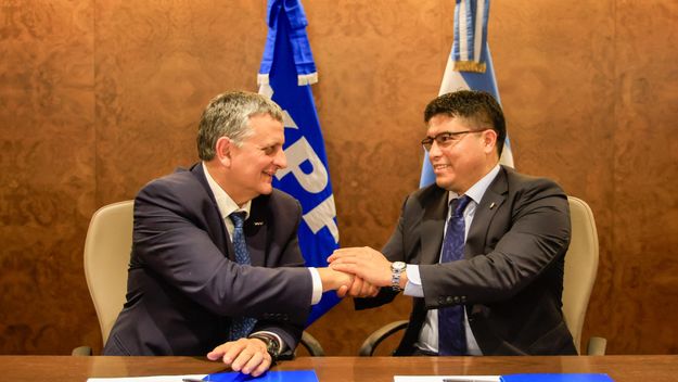 YPF finalizó el traspaso de las áreas convencionales que opera en Santa Cruz