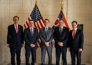 La delegación del PRO con el senador Bernie Moreno.