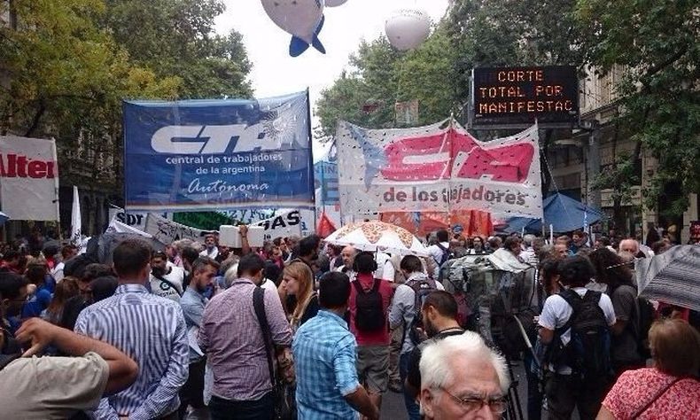 30M: la marcha de las dos CTA reunió a 150 mil personas y a sectores de la  CGT