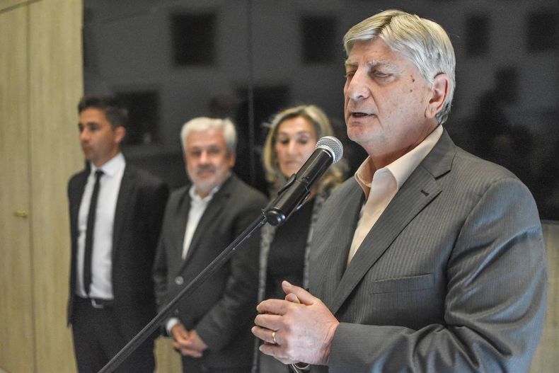 El gobernador de La Pampa Sergio Ziliotto despidi&oacute; a Julio Rojo como un amigo, en un acto con alto volumen pol&iacute;tico.