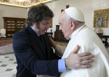 Javier Milei y el papa Francisco.