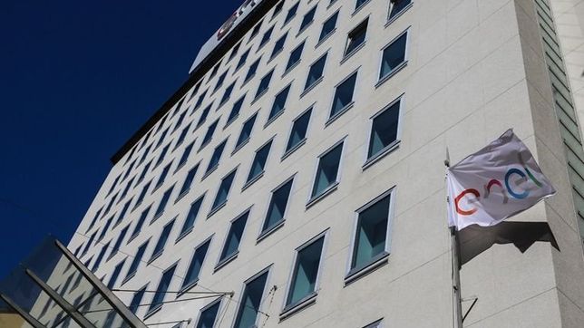 la duena de edesur se pone en guardia y mira de reojo el camino del ciadi