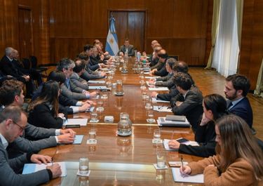 El campo te da y te quita: tensión en el equipo económico zen por el dólar soja