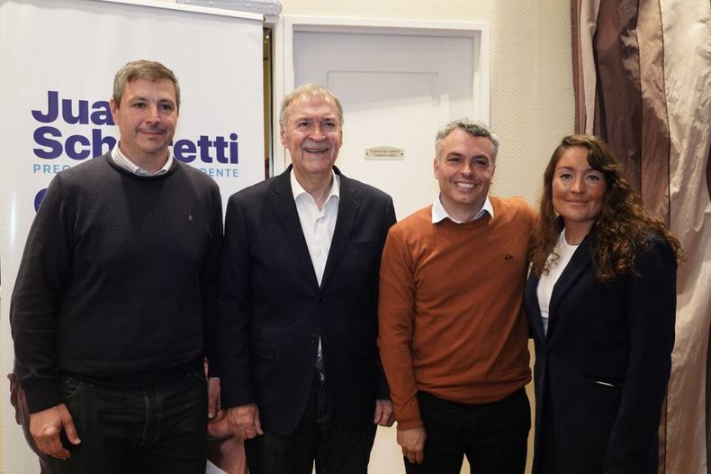 Juan Schiaretti y Esteban Paulón, candidato a diputado por Santa Fe.
