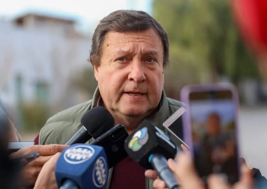 Alberto Weretilneck ascendió a funcionarios de perfil técnico administrativo en el gobierno de Río Negro.