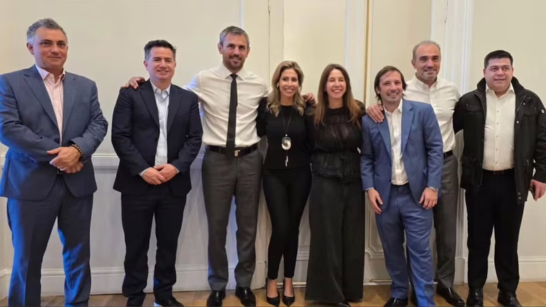 Algunas autoridades del partido que lanzará Javier Milei. 