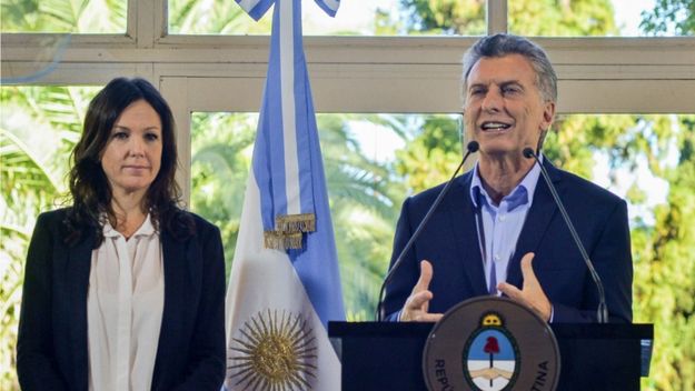 Con críticas a Rubinstein, Macri derogó el protocolo sobre el aborto no punible