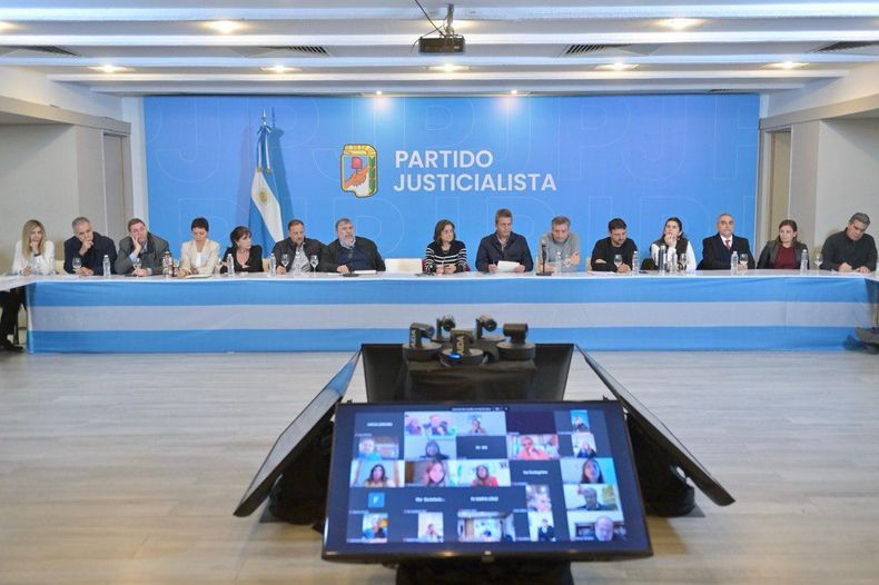 La foto grupal de la mesa que debatió en el PJ nacional.&nbsp;