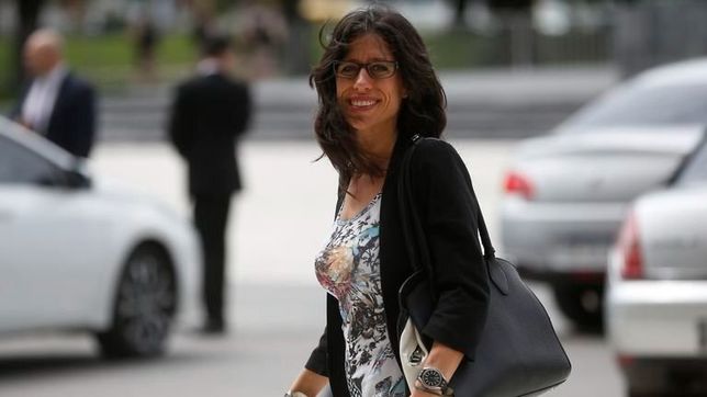 un tuit del primer renunciante para amortiguarle la caida a espanol