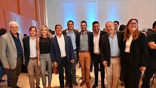 Intendentes del Foro UCR Córdoba y legisladores.