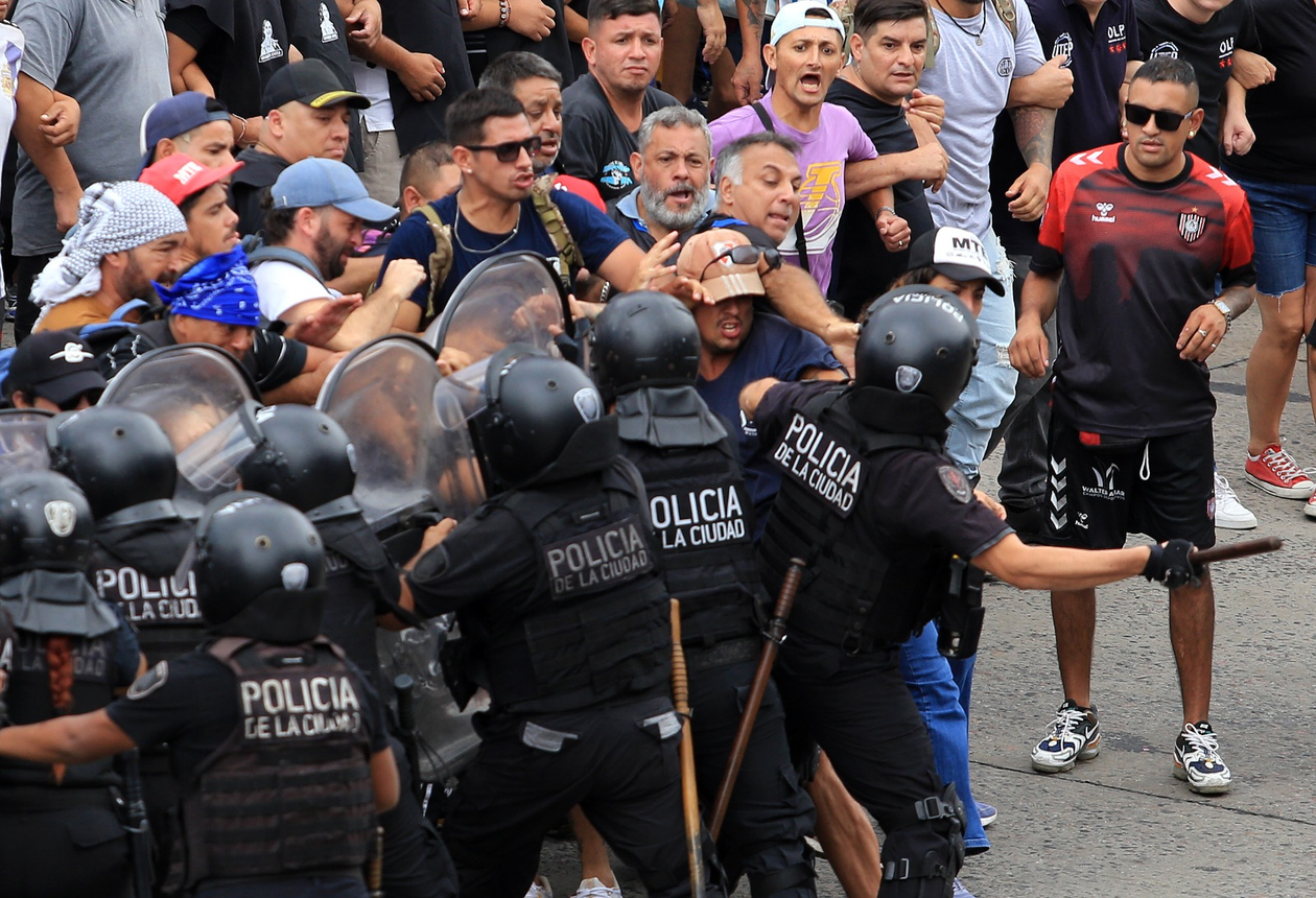 Incidentes entre los movimientos sociales y la Policía