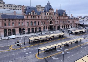 El paro de CGT tuvo un acatamiento casi total en el transporte