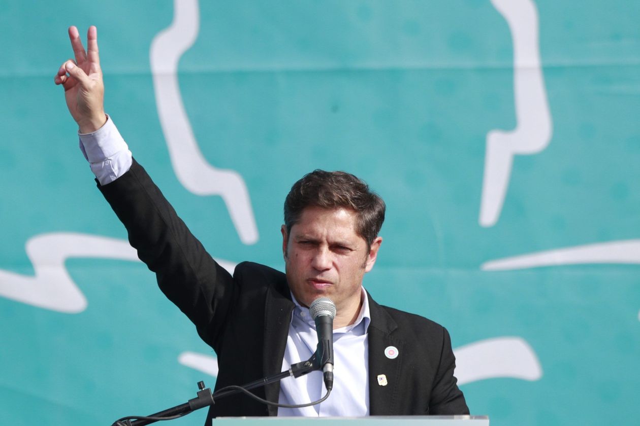 Axel Kicillof encabeza en Berisso un acto por el Día de la Lealtad.