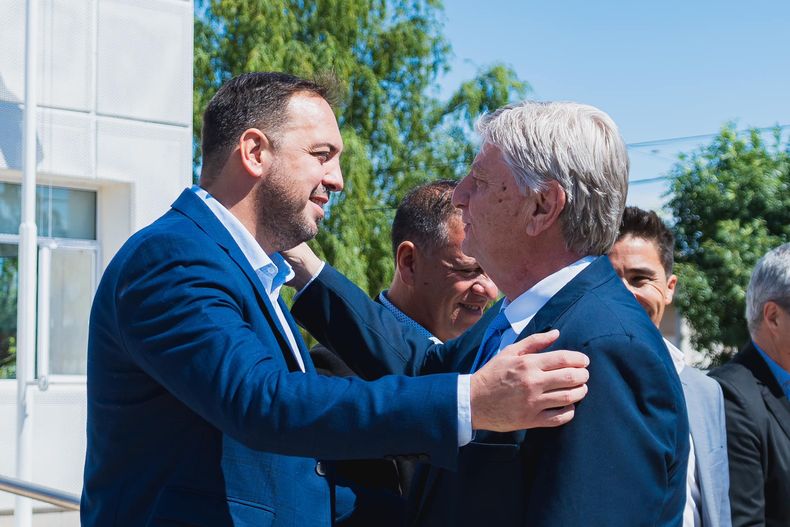 Luciano di Nápoli, intendente de Santa Rosa, y Sergio Ziliotto, gobernador de La Pampa: mantienen las formas pero hace rato que tiran de la cuerda.
