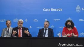 Para Feletti, la escalada del dólar blue “no debería impactar” en los precios