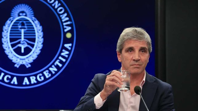 milei y caputo, en guerra con la argentina