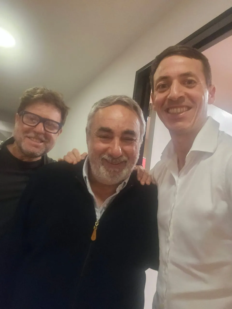Diego Garciarena, Miguel Fernández y Ariel Bordaisco, tras las elecciones de la UCR. Diego Garciarena, Miguel Fernández y Ariel Bordaisco, tras las elecciones de la UCR.