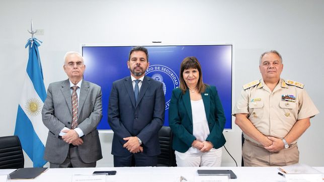 Patricia Bullrich anunció que Prefectura podrá utilizar todo tipo de armas de fuego