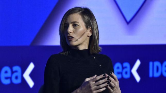 carolina castro, la mujer que hablo de estado y distribucion de la riqueza entre liberales