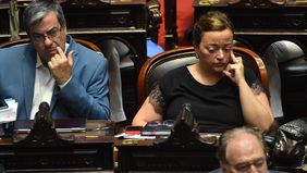 Germán Martínez, jefe del bloque Unión por la Patria, con Cecilia Moreau. Germán Martínez, jefe del bloque Unión por la Patria, con Cecilia Moreau.