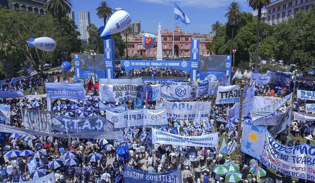 La CGT mostró su poder de movilización callejera en contra de la reforma laboral.