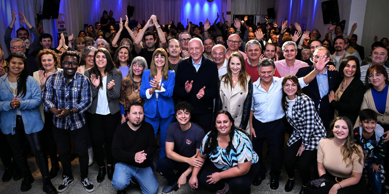 Bonfatti en la presentación de sus listas junto con la de Susana Rueda para el Concejo Municipal y Miguel Cappiello a la senaduría de Rosario.