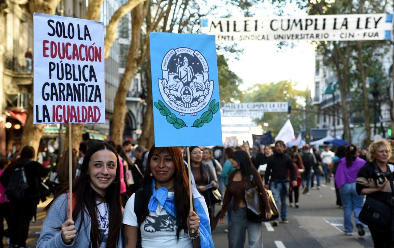 Las universidades vuelven a la calle con una marcha que une a todo el arco opositor contra el Gobierno