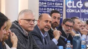 Con la emergencia trabada, Perotti pisa el default y patea pagos