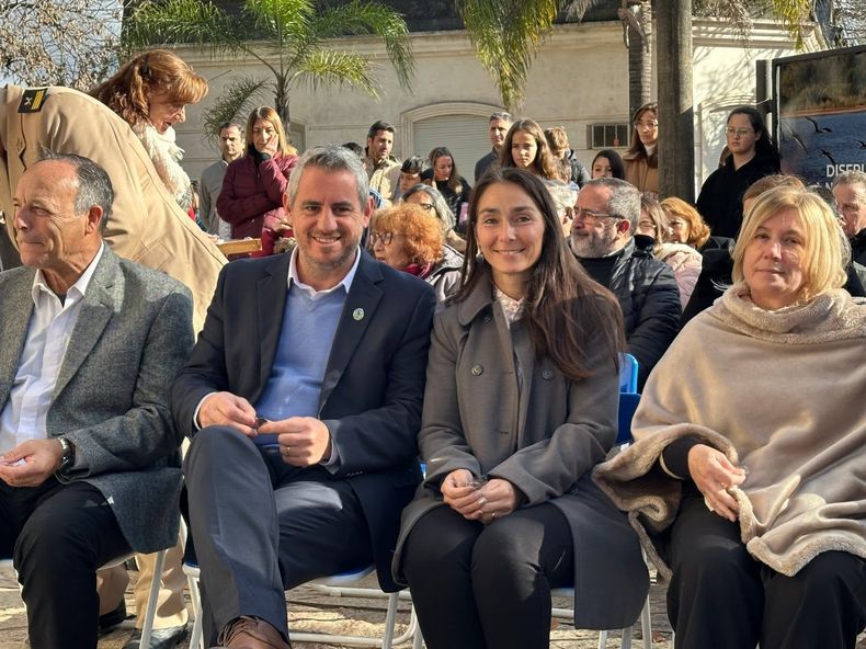 El intendente junto a su esposa y funcionaria Gimena Bordet.