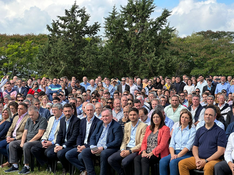 Primera fila en Cayastá reservada para los presidentes y referentes de los partidos fundadores de Unidos.