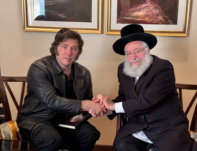 Javier Milei y el rabino Osher Vai. Télam. Javier Milei y el rabino Osher Vai. Télam.