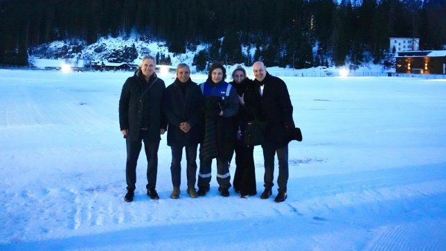 En Davos, Javier Milei junto a Pablo Quirno, Toto Caputo, Karina Milei y Federico Sturzenegger.