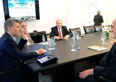 Macri le pide al Club de los 15 retrotraer el aumentazo y no especular