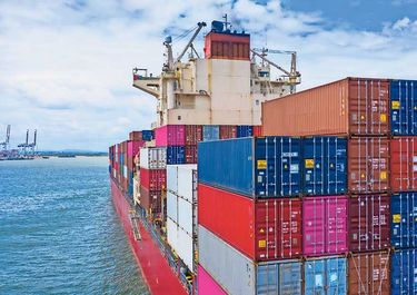 Las importaciones amenazan la industria nacional en el gobierno de Javier Milei