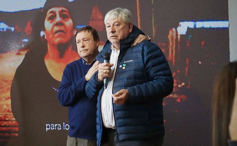 El gobernador de Río Negro, Alberto Weretilneck, y el intendente de Bariloche, Walter Cortés. 
