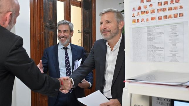 Rogelio Frigerio y su ministro de Economía, Fabián Boleas, al momento de presentar el proyecto de Presupuesto 2026 para Entre Ríos.