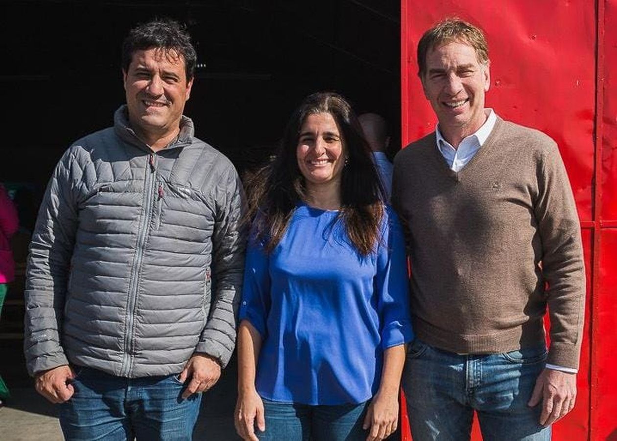 Maximiliano Abad, Maricel Etchecoin y Diego Santilli.